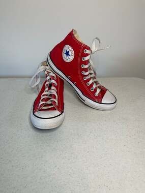 Converse Chuck Taylor All Star High Top Red Canvas Sneakers Mens 7 Womens 9